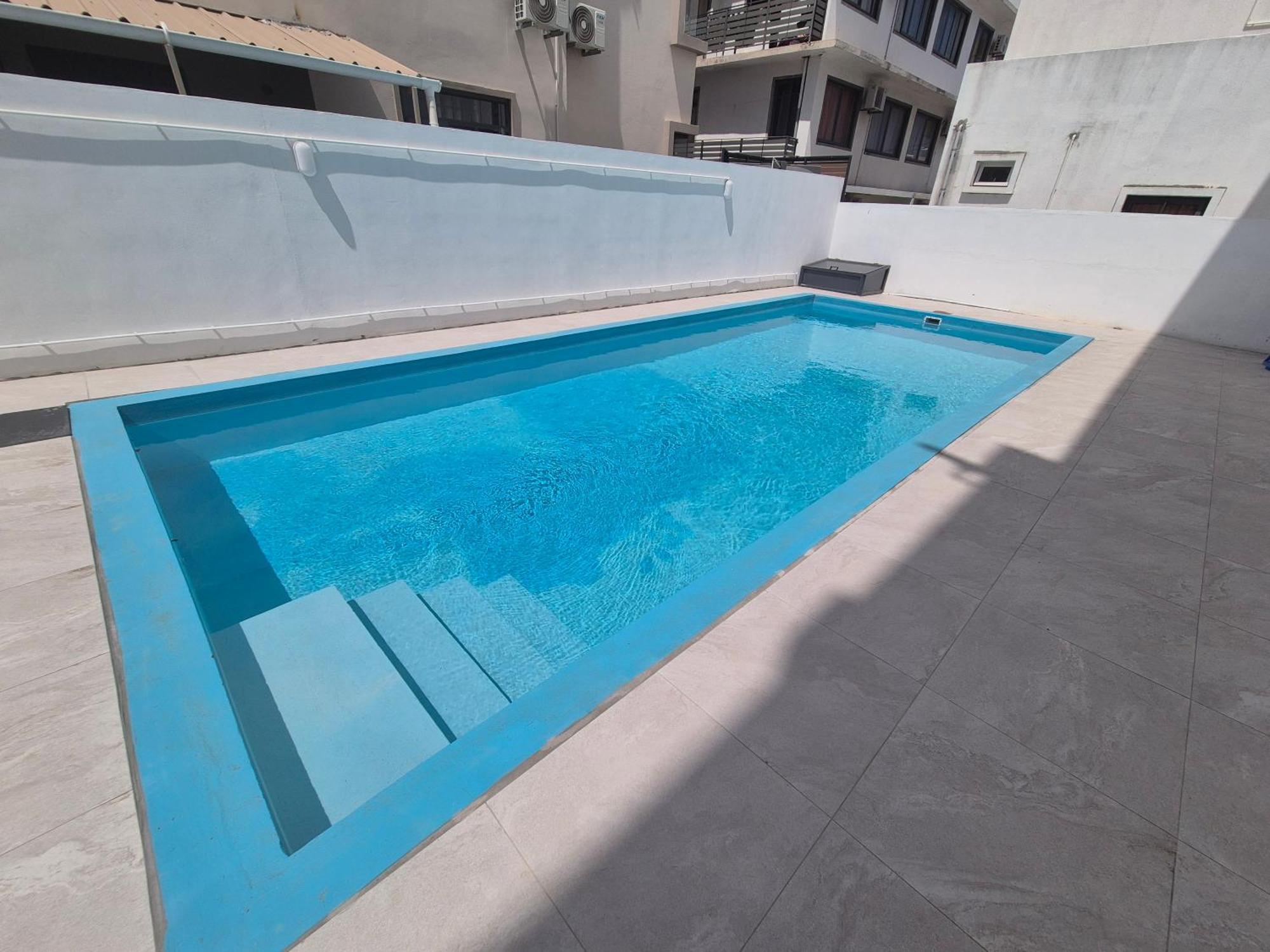 Skyview Apartment- Rooftop Penthouse With Sunset & Sea Views Flic-en-Flacq Eksteriør billede